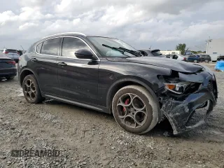 2019 Alfa Romeo Stelvio z VIN ZASPAJAN5K7C71665, wystawiony jako Copart lot #41913285 z przebiegiem 69 461 mil mil oraz Nie do naprawy. Historia ofert i sprzedaży dostępna na DreamBid. Obrazek 4.