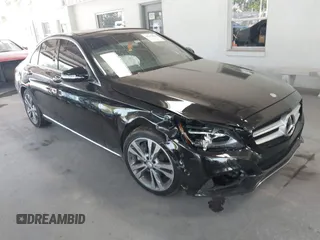 2016 Mercedes-Benz C 300 z VIN 55SWF4JBXGU174572, wystawiony jako IAAI lot #42309066 z przebiegiem 71 198 mil mil oraz . Historia ofert i sprzedaży dostępna na DreamBid. Obrazek 1.