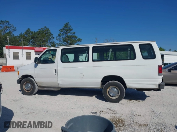 2004 Ford Econoline Passenger XL with VIN 1FBSS31L04HB18896, listed as a IAAI auction lot 42038029 with 252,825 mi miles. Bid and sale history available at carsss.com. Image 14.