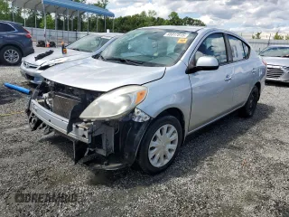 2012 Nissan Versa S with VIN 3N1CN7AP4CL867883, listed as a Copart auction lot 55917815 with 136,405 mi miles and Salvage title. Bid and sale history available at DreamBid. Image 1.