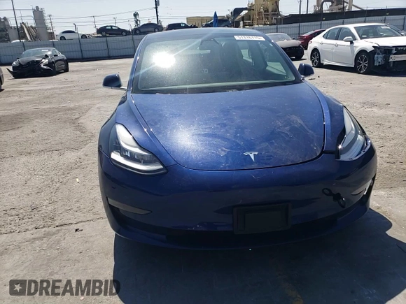 2020 Tesla Model 3 Long Range z VIN 5YJ3E1EB7LF647614, wystawiony jako Copart lot #51316115 z przebiegiem 54 917 mil mil oraz Szkoda całkowita • Salvage title. Historia ofert i sprzedaży dostępna na DreamBid. Obrazek 10.