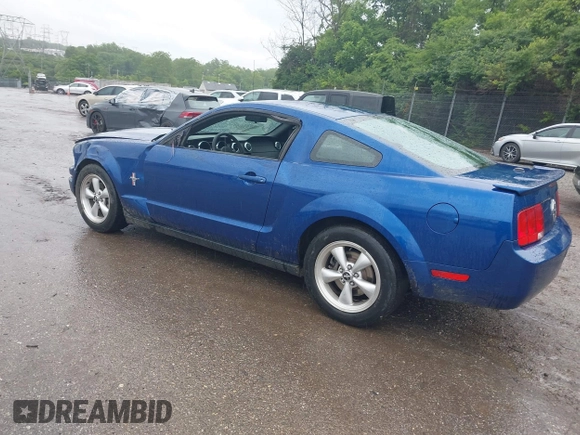 2007 Ford Mustang Deluxe with VIN 1ZVFT80N175237313, listed as a IAAI auction lot 42363986 with 80,572 mi miles and . Bid and sale history available at DreamBid. Image 3.