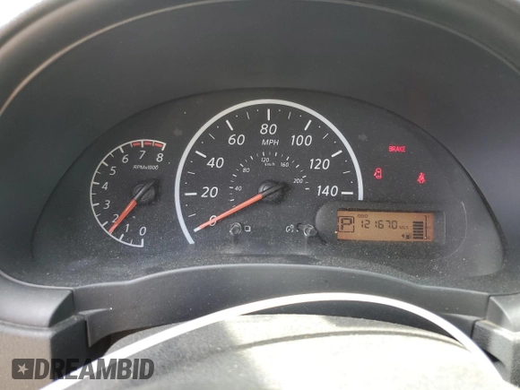2016 Nissan Versa SV z VIN 3N1CN7AP0GL835261, wystawiony jako Copart lot #57330285 z przebiegiem 121 670 mil mil oraz Szkoda całkowita • Salvage title. Historia ofert i sprzedaży dostępna na DreamBid. Obrazek 9.