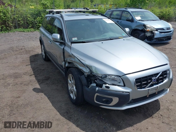 2008 Volvo XC70 z VIN YV4BZ982981012062, wystawiony jako IAAI lot #39423605 z przebiegiem 98 169 mil mil oraz . Historia ofert i sprzedaży dostępna na DreamBid. Obrazek 1.
