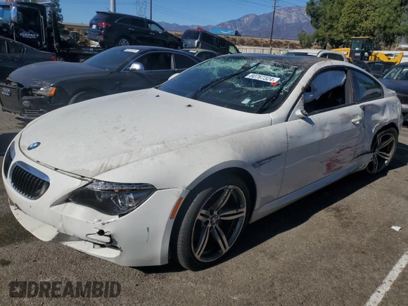 2010 BMW M6 z VIN WBSEH9C52ACY25220, wystawiony jako Copart lot #80767324 z przebiegiem Nie podano mil oraz Szkoda całkowita • Salvage title. Historia ofert i sprzedaży dostępna na DreamBid. Obrazek 1.