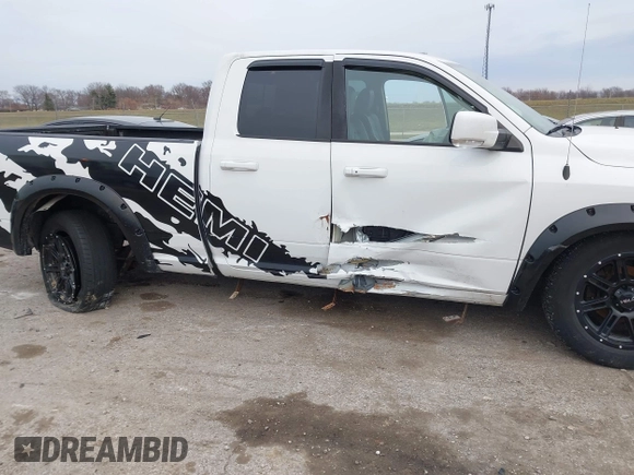 2016 Ram 1500 Sport z VIN 1C6RR7HT5GS149692, wystawiony jako IAAI lot #41174363 z przebiegiem 102 938 mil mil oraz . Historia ofert i sprzedaży dostępna na DreamBid. Obrazek 6.