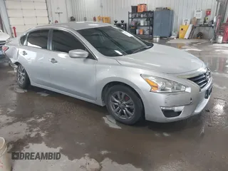 2015 Nissan Altima SV z VIN 1N4AL3AP2FC465479, wystawiony jako IAAI lot #42205569 z przebiegiem 109 258 mil mil oraz . Historia ofert i sprzedaży dostępna na DreamBid. Obrazek 1.