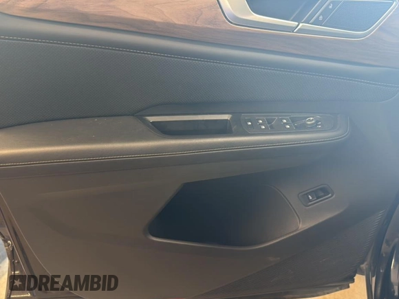 2024 Volkswagen Atlas SE with VIN 1V2HR2CA2RC553977, listed as a IAAI auction lot 42731405 with 24,692 mi miles and . Bid and sale history available at DreamBid. Image 18.