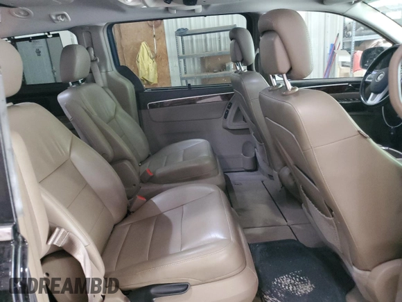 2012 Volkswagen Routan z VIN 2C4RVADG0CR355752, wystawiony jako Copart lot #53687155 z przebiegiem 132 903 mil mil oraz Szkoda całkowita • Salvage title. Historia ofert i sprzedaży dostępna na DreamBid. Obrazek 11.