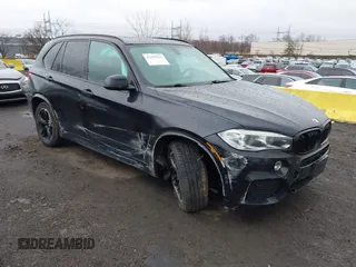 2015 BMW X5 xDrive35i z VIN 5UXKR0C59F0K65982, wystawiony jako IAAI lot #41827942 z przebiegiem 81 019 mil mil oraz . Historia ofert i sprzedaży dostępna na DreamBid. Obrazek 1.