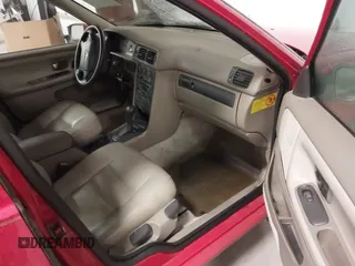 1998 Volvo S70 z VIN YV1LS5584W1498834, wystawiony jako IAAI lot #41801570 z przebiegiem 160 565 mil mil oraz . Historia ofert i sprzedaży dostępna na DreamBid. Obrazek 5.