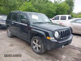 2016 Jeep Patriot High Altitude z VIN 1C4NJRFB0GD586251, wystawiony jako IAAI lot #42367221 z przebiegiem 201 617 mil mil oraz . Historia ofert i sprzedaży dostępna na DreamBid. Obrazek 1.