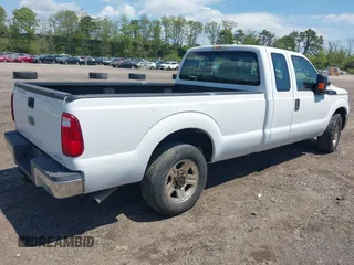 2015 Ford F-250 XLT z VIN 1FT7X2A6XFEB14897, wystawiony jako IAAI lot #42218738 z przebiegiem Nie podano mil oraz . Historia ofert i sprzedaży dostępna na DreamBid. Obrazek 4.