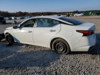2022 Nissan Altima 2.5 S with VIN 1N4BL4BV5NN308605, listed as a Copart auction lot 82768194 with 43,016 mi miles and Salvage Title. Bid and sale history available at carsss.com. Image 2.