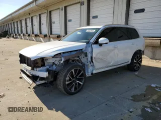 2024 Volvo XC90 Plus Bright Theme with VIN YV4062PE8R1193997, listed as a Copart auction lot 43932885 with 16,617 mi miles and Salvage Title. Bid and sale history available at carsss.com. Image 1.