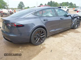 2023 Tesla Model S with VIN 5YJSA1E53PF511231, listed as a IAAI auction lot 41924626 with Not provided miles and . Bid and sale history available at DreamBid. Image 4.