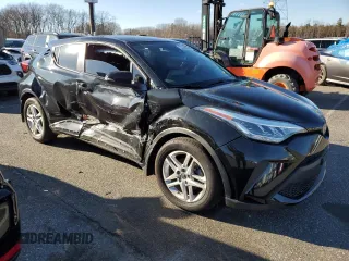 2021 Toyota C-HR LE z VIN NMTKHMBX5MR131252, wystawiony jako Copart lot #44527145 z przebiegiem 56 103 mil mil oraz Tytuł czysty. Historia ofert i sprzedaży dostępna na DreamBid. Obrazek 4.