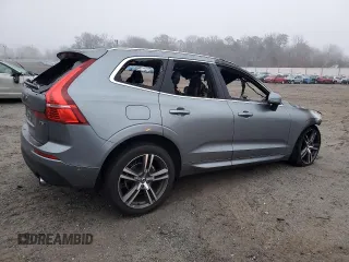 2018 Volvo XC60 Momentum with VIN LYV102RK8JB121710, listed as a Copart auction lot 84376034 with Not Provided miles and Salvage Title. Bid and sale history available at carsss.com. Image 3.