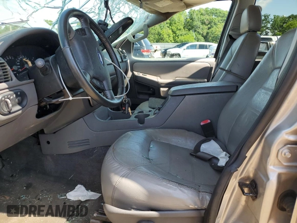 2005 Ford Explorer XLT с VIN 1FMZU63K75UA26747, выставлен на аукционе Copart как лот 57994405 с пробегом 204 507 миль миль и Списание • Salvage title. История ставок и продаж доступна на DreamBid. Изображение 7.