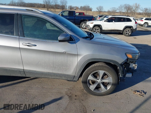 2019 Jeep Cherokee Limited with VIN 1C4PJMDN0KD180598, listed as a IAAI auction lot 41433530 with 137,398 mi miles. Bid and sale history available at carsss.com. Image 18.
