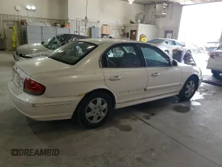 2002 Hyundai Sonata with VIN KMHWF25HX2A716609, listed as a Copart auction lot 78454424 with 283,736 mi miles and Clean Title. Bid and sale history available at carsss.com. Image 3.