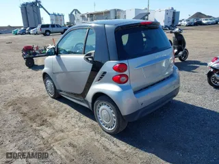 2015 Smart fortwo Passion with VIN WMEEJ3BA6FK793068, listed as a IAAI auction lot 42007847 with 42,313 mi miles. Bid and sale history available at carsss.com. Image 3.