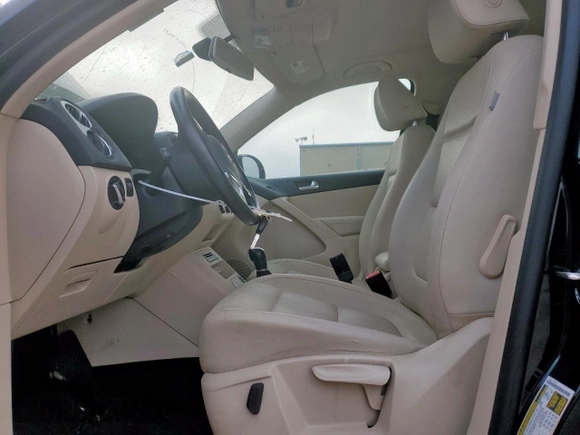 2016 Volkswagen Tiguan S с VIN WVGAV7AX5GW501723, выставлен на аукционе Copart как лот 60567935 с пробегом 65 660 миль миль и Списание • Salvage title. История ставок и продаж доступна на DreamBid. Изображение 7.
