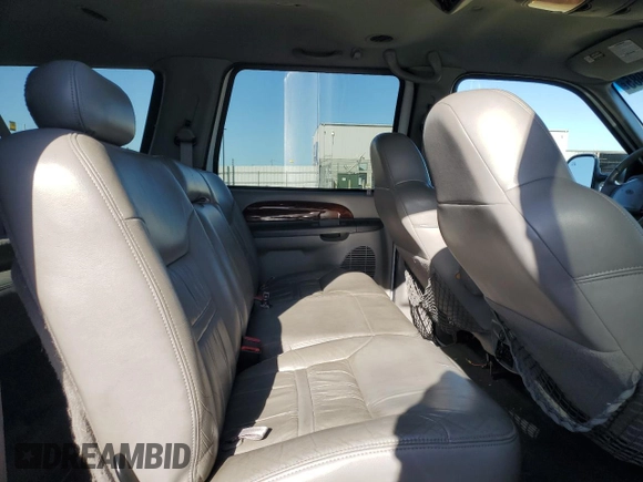 2000 Ford Excursion Limited with VIN 1FMNU43S5YEE00578, listed as a Copart auction lot 51842985 with 174,089 mi miles and Clean title. Bid and sale history available at DreamBid. Image 11.