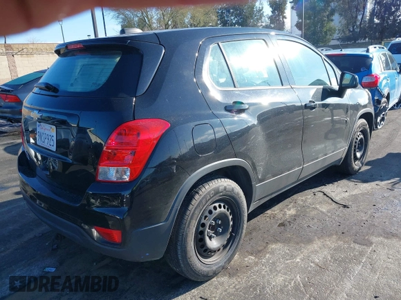2018 Chevrolet Trax LS with VIN 3GNCJKSB1JL330732, listed as a IAAI auction lot 41739704 with 98,554 mi miles. Bid and sale history available at carsss.com. Image 4.