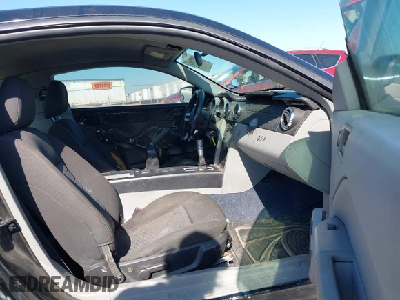 2006 Ford Mustang Standard with VIN 1ZVFT80N065139002, listed as a IAAI auction lot 38550026 with 227,614 mi miles. Bid and sale history available at carsss.com. Image 5.
