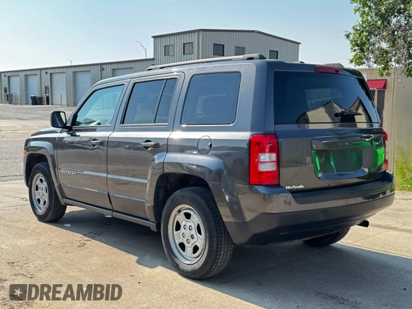 2016 Jeep Patriot Sport z VIN 1C4NJPBA9GD547711, wystawiony jako Copart lot #64280195 z przebiegiem 85 611 mil mil oraz Szkoda całkowita • Salvage title. Historia ofert i sprzedaży dostępna na DreamBid. Obrazek 3.