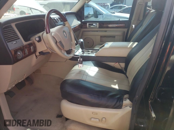 2006 Lincoln Navigator Luxury with VIN 5LMFU27526LJ23696, listed as a Copart auction lot 88956485 with 202,590 mi miles and Clean Title. Bid and sale history available at carsss.com. Image 7.