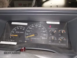1999 GMC Suburban z VIN 3GKFK16R3XG529761, wystawiony jako IAAI lot #42272646 z przebiegiem 269 114 mil mil oraz . Historia ofert i sprzedaży dostępna na DreamBid. Obrazek 7.