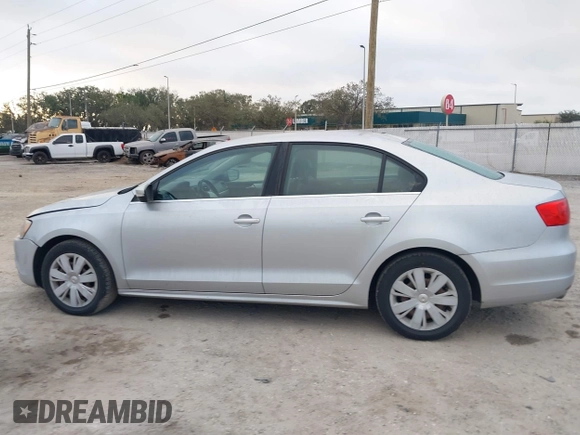 2013 Volkswagen Jetta SE with VIN 3VWDX7AJ0DM384908, listed as a IAAI auction lot 41466642 with 92,131 mi miles and . Bid and sale history available at DreamBid. Image 14.
