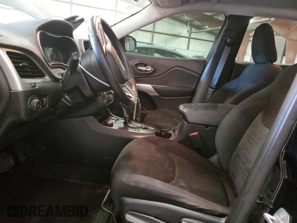 2019 Jeep Cherokee Latitude with VIN 1C4PJMCX2KD452975, listed as a Copart auction lot 53727545 with 115,820 mi miles and Clean title. Bid and sale history available at DreamBid. Image 7.