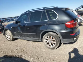 2013 BMW X5 xDrive35i z VIN 5UXZV4C53D0B24617, wystawiony jako Copart lot #48004515 z przebiegiem Nie podano mil oraz Szkody całkowita. Historia ofert i sprzedaży dostępna na DreamBid. Obrazek 2.