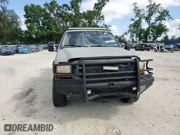 2001 Ford Super Duty F-250 XL with VIN 1FTNX21F11ED21923, listed as a Copart auction lot 51254845 with 271,252 mi miles and Salvage Title. Bid and sale history available at carsss.com. Image 11.