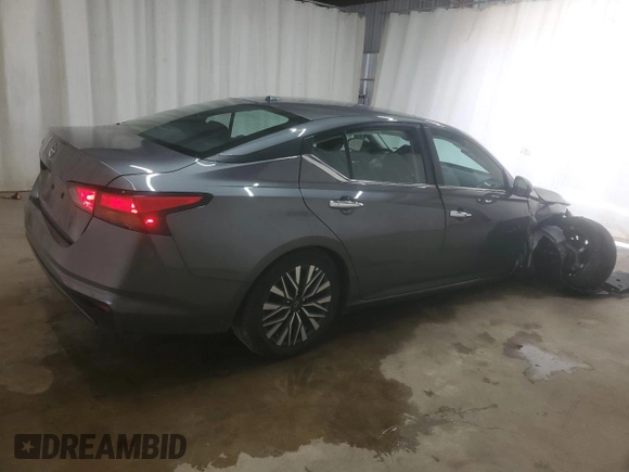 2025 Nissan Altima SV z VIN 1N4BL4DV0SN302431, wystawiony jako Copart lot #59400875 z przebiegiem 13 478 mil mil oraz Szkoda całkowita • Salvage title. Historia ofert i sprzedaży dostępna na DreamBid. Obrazek 3.