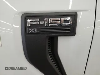 2022 Ford F-150 XL z VIN 1FTFW1ED0NFC41149, wystawiony jako IAAI lot #42785423 z przebiegiem 22 280 mil mil oraz . Historia ofert i sprzedaży dostępna na DreamBid. Obrazek 13.