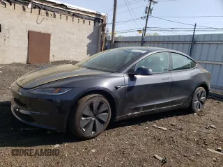 2025 Tesla Model 3 Long Range z VIN 5YJ3E1EB5SF927532, wystawiony jako Copart lot #54766625 z przebiegiem 1 253 mil mil oraz Szkoda całkowita • Salvage title. Historia ofert i sprzedaży dostępna na DreamBid. Obrazek 1.