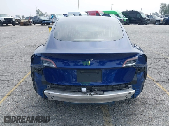 2020 Tesla Model 3 Standard Range Plus z VIN 5YJ3E1EA8LF785010, wystawiony jako IAAI lot #42130951 z przebiegiem 90 072 mil mil oraz . Historia ofert i sprzedaży dostępna na DreamBid. Obrazek 17.