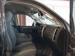 2019 Ram 1500 Warlock z VIN 1C6RR7LT9KS534267, wystawiony jako IAAI lot #42289167 z przebiegiem 110 180 mil mil oraz . Historia ofert i sprzedaży dostępna na DreamBid. Obrazek 5.