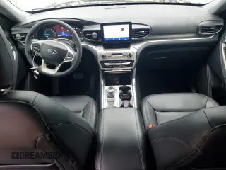 2022 Ford Explorer XLT with VIN 1FMSK7DH3NGB75784, listed as a Copart auction lot 55947905 with 32,622 mi miles and Clean title. Bid and sale history available at DreamBid. Image 8.
