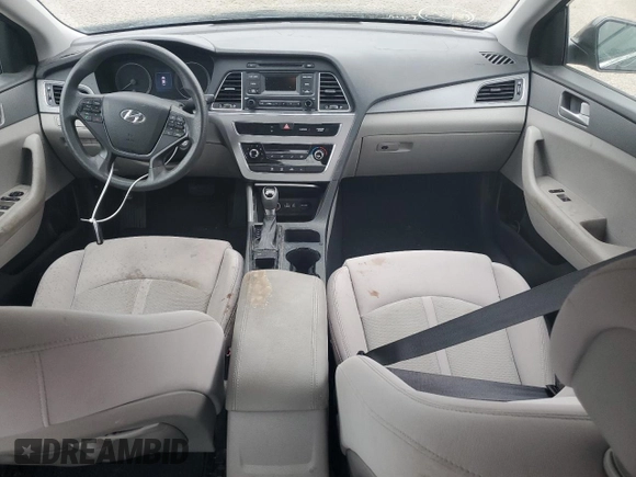 2015 Hyundai Sonata SE z VIN 5NPE24AF2FH141643, wystawiony jako Copart lot #57027995 z przebiegiem 149 648 mil mil oraz Czysty tytuł • Clean title. Historia ofert i sprzedaży dostępna na DreamBid. Obrazek 8.
