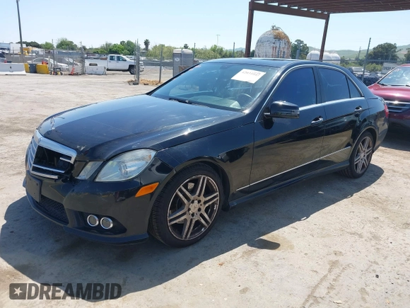 2010 Mercedes-Benz E-Class E 350 Luxury with VIN WDDHF5GB0AA072193, listed as a IAAI auction lot 42031041 with 152,969 mi miles. Bid and sale history available at carsss.com. Image 17.