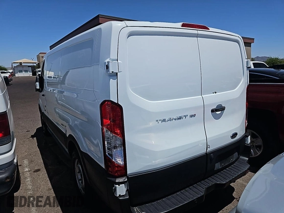 2019 Ford Transit z VIN 1FTYE1YM5KKB87003, wystawiony jako IAAI lot #42610488 z przebiegiem 106 642 mil mil oraz . Historia ofert i sprzedaży dostępna na DreamBid. Obrazek 7.