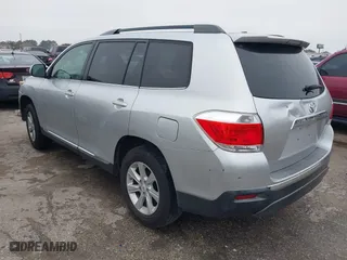 2011 Toyota Highlander with VIN 5TDZK3EH9BS030051, listed as a IAAI auction lot 41436897 with 253,513 mi miles. Bid and sale history available at carsss.com. Image 3.