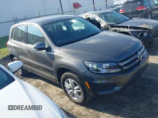 2013 Volkswagen Tiguan SE z VIN WVGBV3AX4DW610957, wystawiony jako IAAI lot #42488143 z przebiegiem 143 272 mil mil oraz . Historia ofert i sprzedaży dostępna na DreamBid. Obrazek 1.