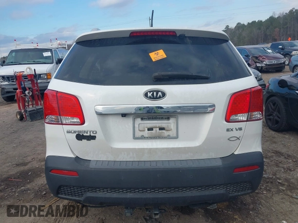 2013 Kia Sorento EX with VIN 5XYKU3A24DG360631, listed as a IAAI auction lot 41410522 with Not Provided miles and . Bid and sale history available at carsss.com. Image 16.
