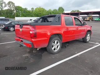 2007 Chevrolet Avalanche LTZ z VIN 3GNEC12J97G302411, wystawiony jako IAAI lot #42236491 z przebiegiem 271 454 mil mil oraz . Historia ofert i sprzedaży dostępna na DreamBid. Obrazek 4.